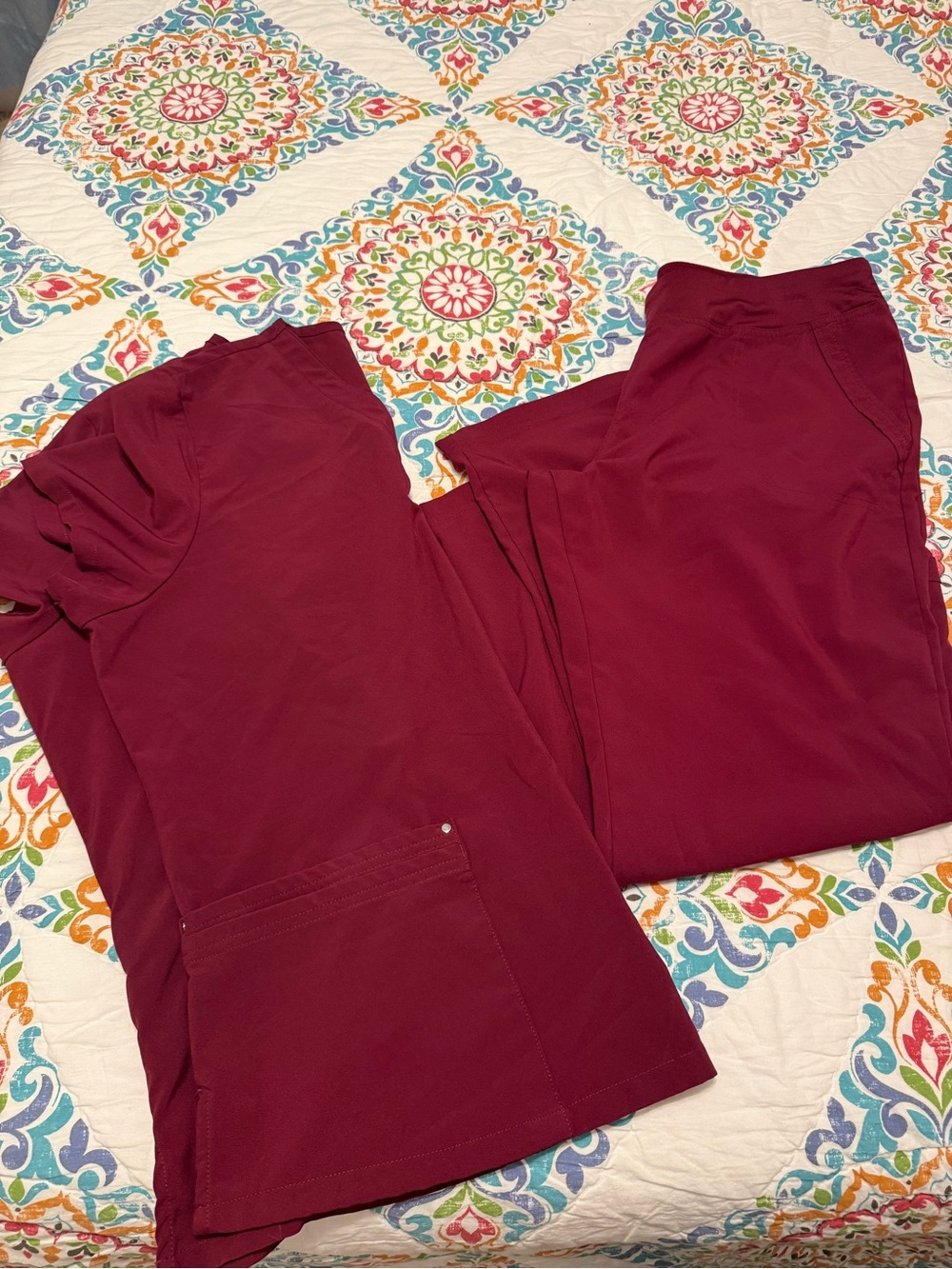 Easy Stretch V-Neck Scrub set in Burgundy. XL top/ L petite pant LIKE NEW